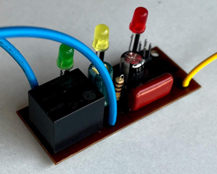 برد محافظ ولتاژ 10A با IC دیجیتال